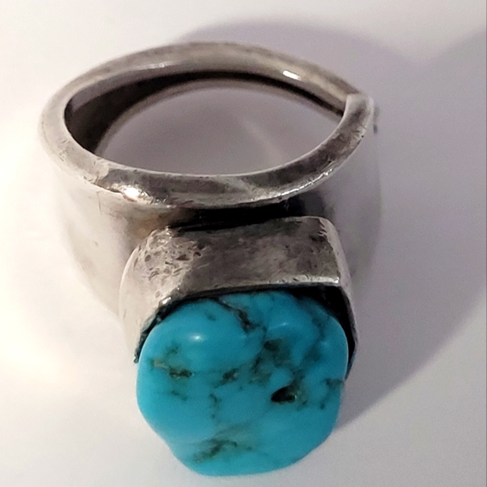 Silver Turquoise Ring - Picture 2 of 7